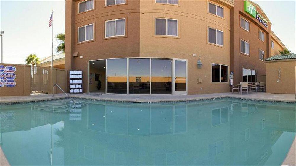 Holiday Inn Express Las Vegas-Nellis By Ihg מראה חיצוני תמונה
