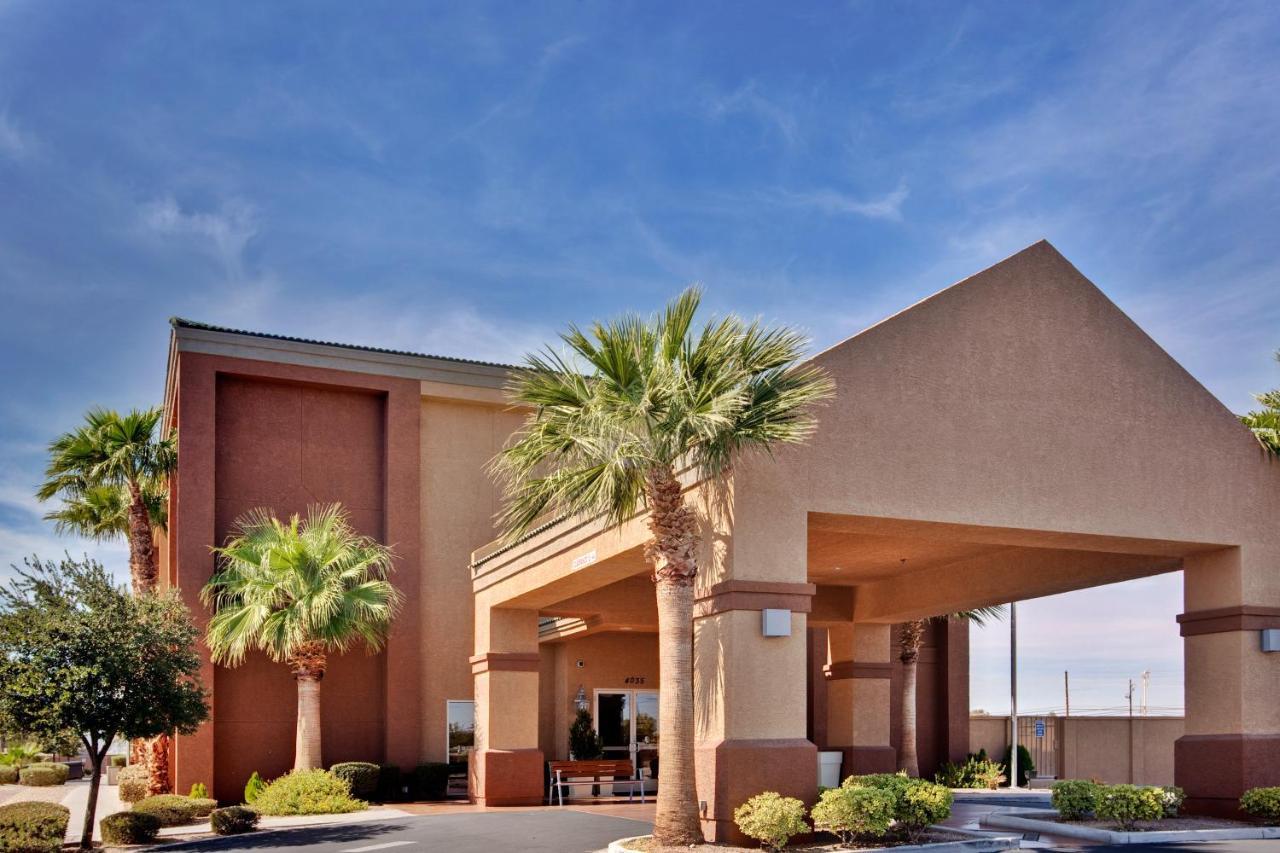 Holiday Inn Express Las Vegas-Nellis By Ihg מראה חיצוני תמונה